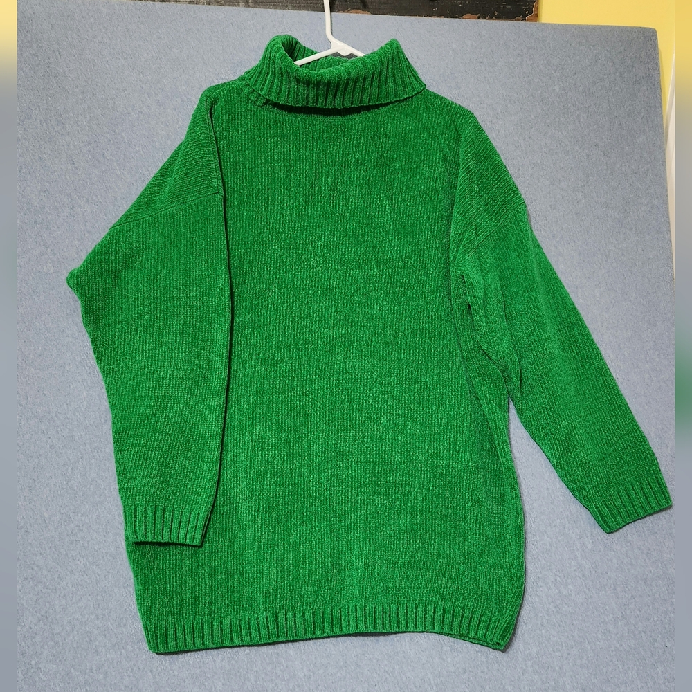 Studio by Michelle Stuart green cowl neck sweater. Size large